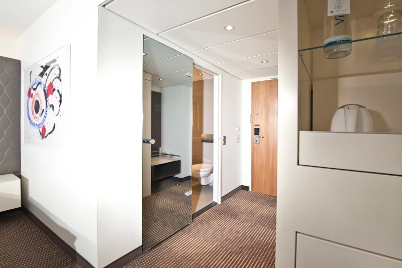 Bad im Hotel Schweizerhof Berlin mit EasyFix-Zarge